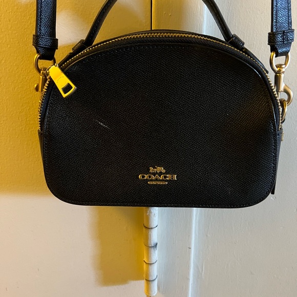 Ladies  genuine coach shoulder/ crossbody bag 💼 purchased from Coach - Picture 5 of 10